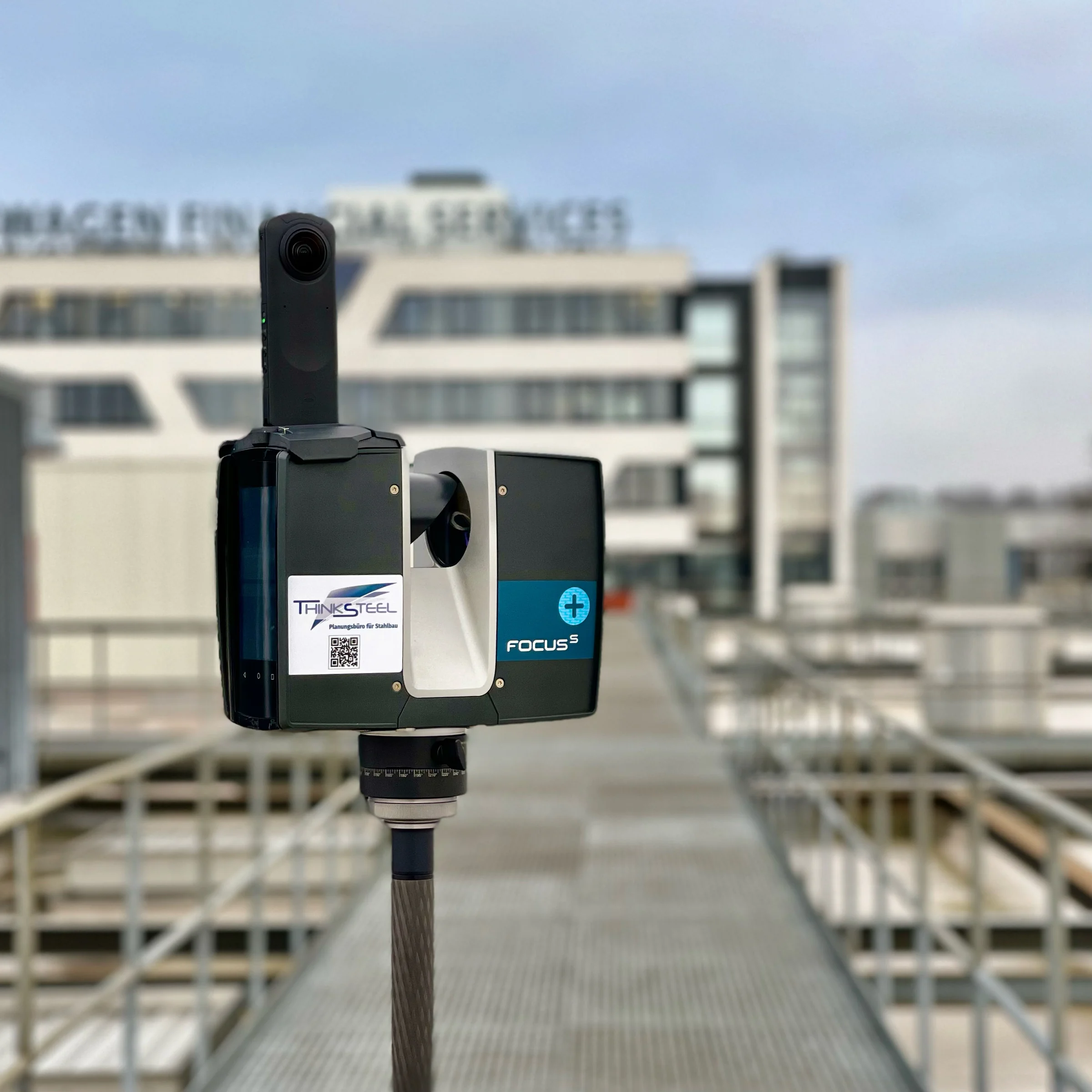 3D-Laserscanner bei der Bestandsaufnahme einer industriellen Dachanlage